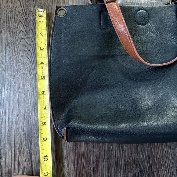 G.H. Bass & Co. Small Purse – Black & Brown – Great Condition - Picture 5 of 6